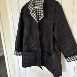 Drizzle Black and white checked Quilted reversible Jacket size 2 XL.